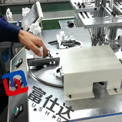 轉(zhuǎn)臺(tái)式鎖螺絲機(jī)應(yīng)用水閥生產(chǎn)線(xiàn)